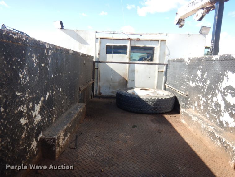 image for item JZ9811 2001 Ford F450 Super Duty  utility / service truck