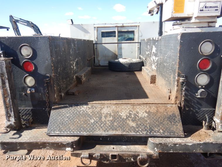 image for item JZ9811 2001 Ford F450 Super Duty  utility / service truck