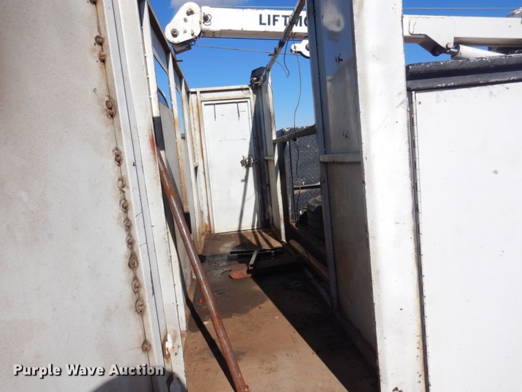 image for item JZ9811 2001 Ford F450 Super Duty  utility / service truck