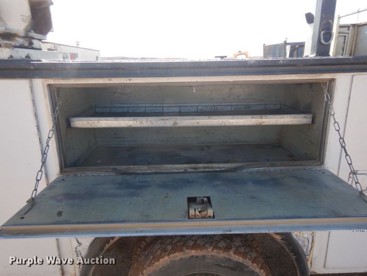 image for item JZ9811 2001 Ford F450 Super Duty  utility / service truck