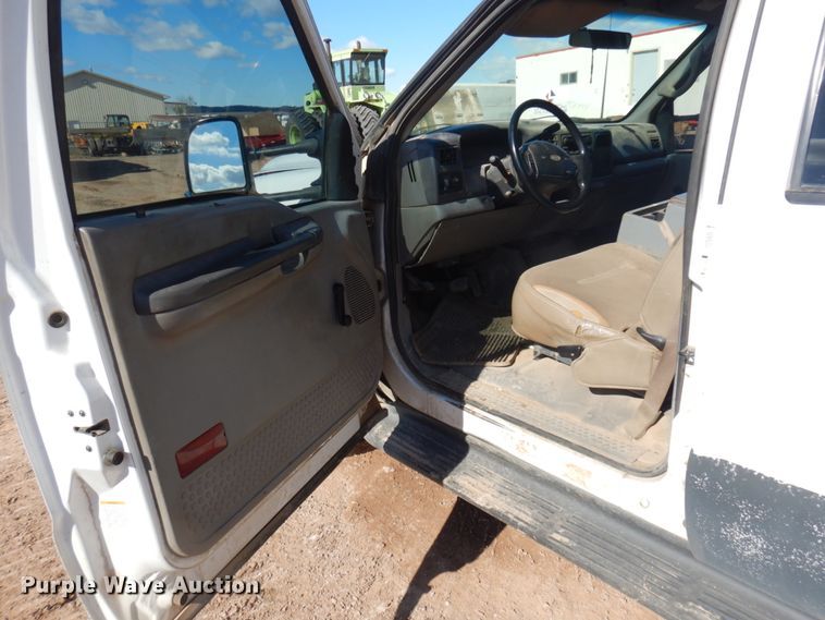 image for item JZ9811 2001 Ford F450 Super Duty  utility / service truck