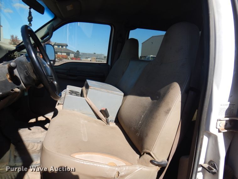 image for item JZ9811 2001 Ford F450 Super Duty  utility / service truck