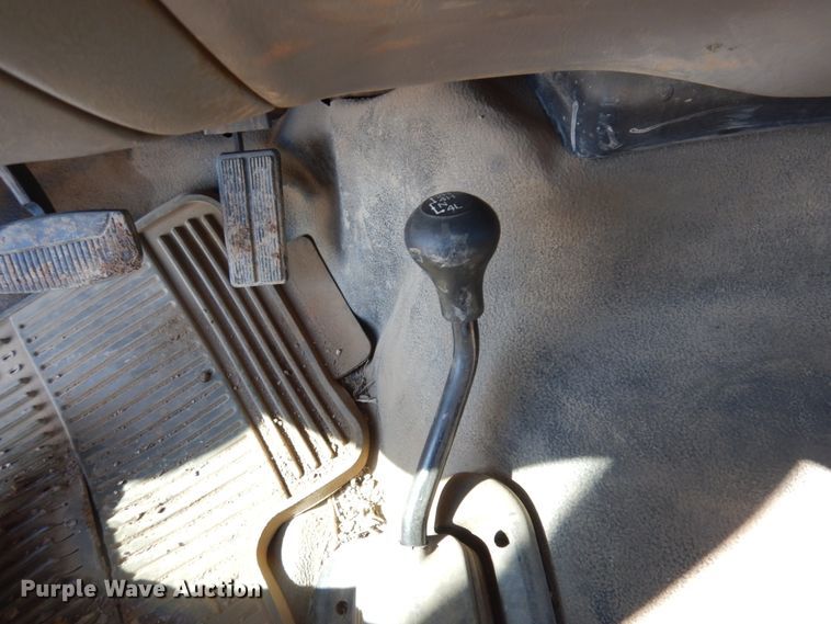 image for item JZ9811 2001 Ford F450 Super Duty  utility / service truck