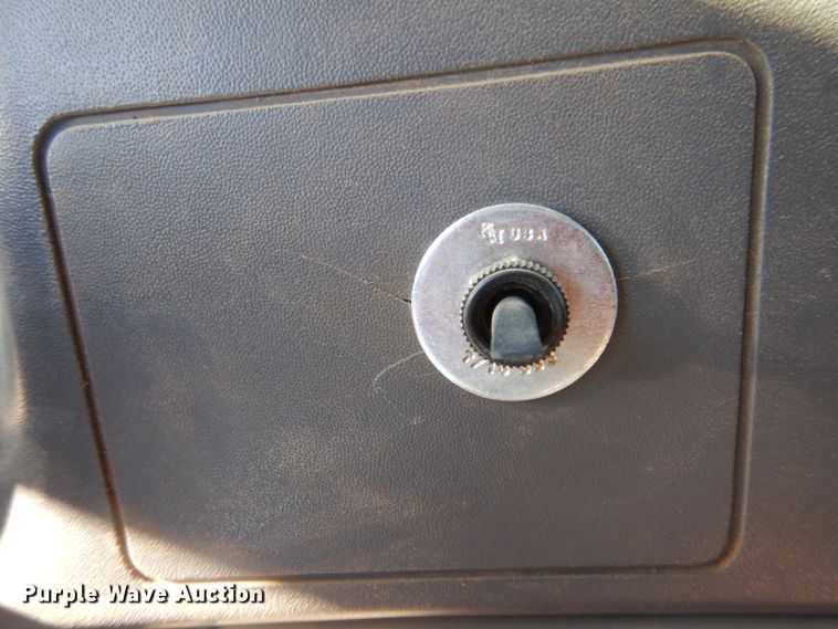 image for item JZ9811 2001 Ford F450 Super Duty  utility / service truck