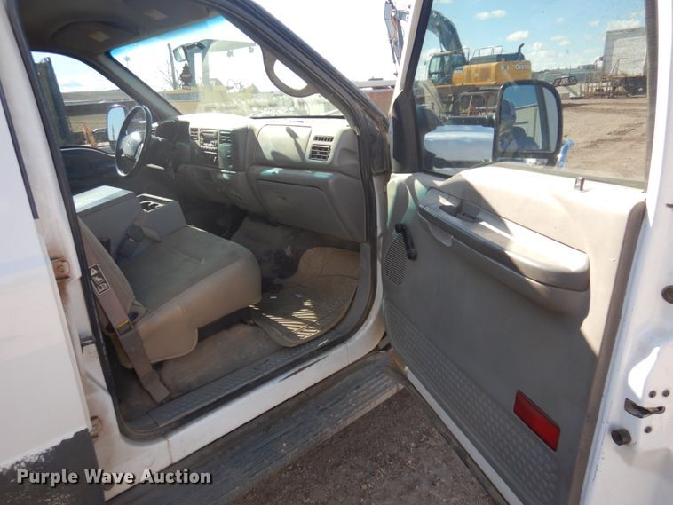 image for item JZ9811 2001 Ford F450 Super Duty  utility / service truck