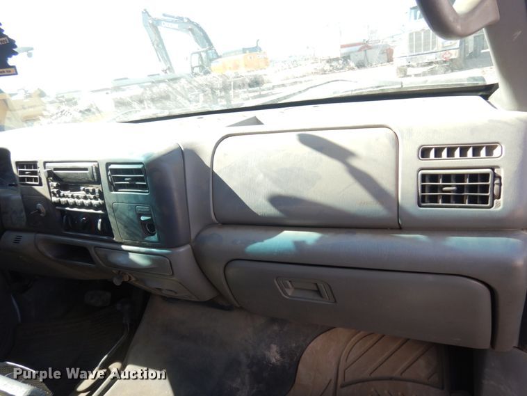 image for item JZ9811 2001 Ford F450 Super Duty  utility / service truck