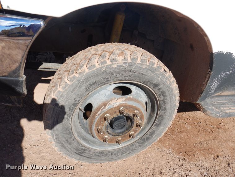 image for item JZ9811 2001 Ford F450 Super Duty  utility / service truck