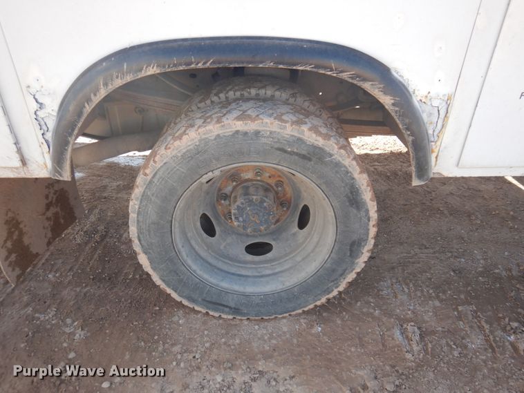 image for item JZ9811 2001 Ford F450 Super Duty  utility / service truck