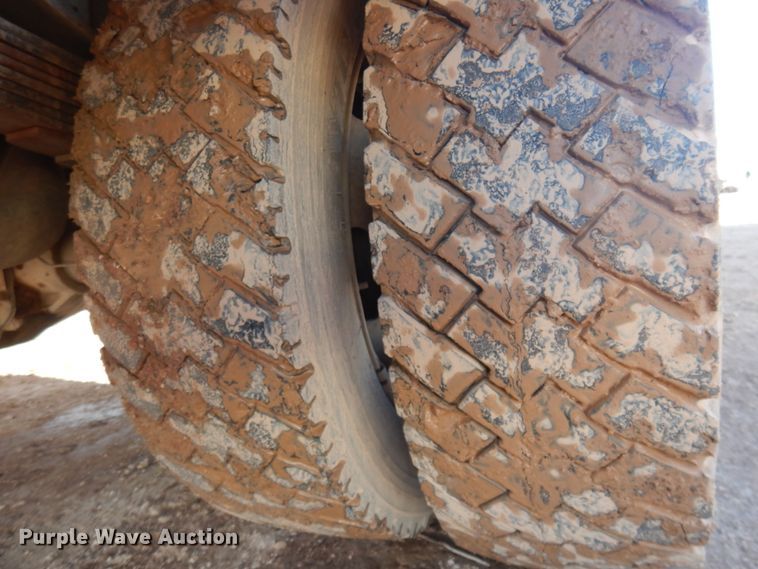 image for item JZ9811 2001 Ford F450 Super Duty  utility / service truck