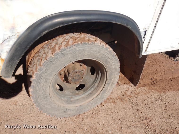 image for item JZ9811 2001 Ford F450 Super Duty  utility / service truck