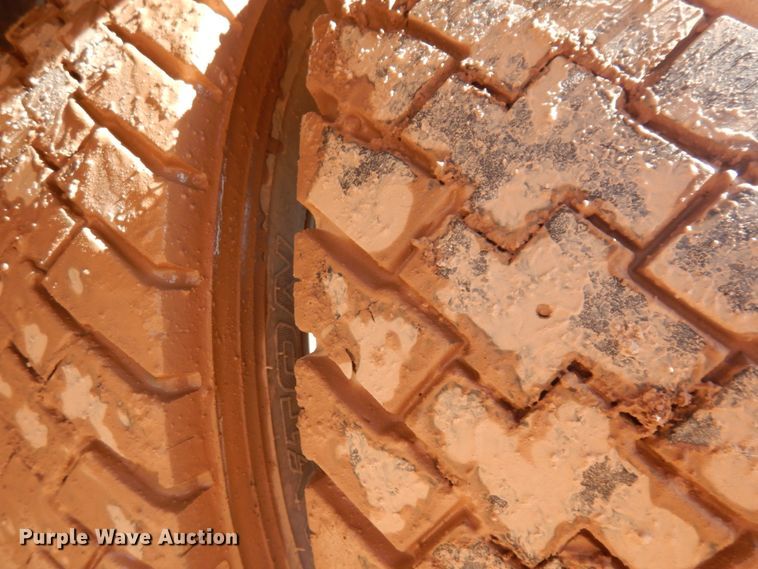 image for item JZ9811 2001 Ford F450 Super Duty  utility / service truck