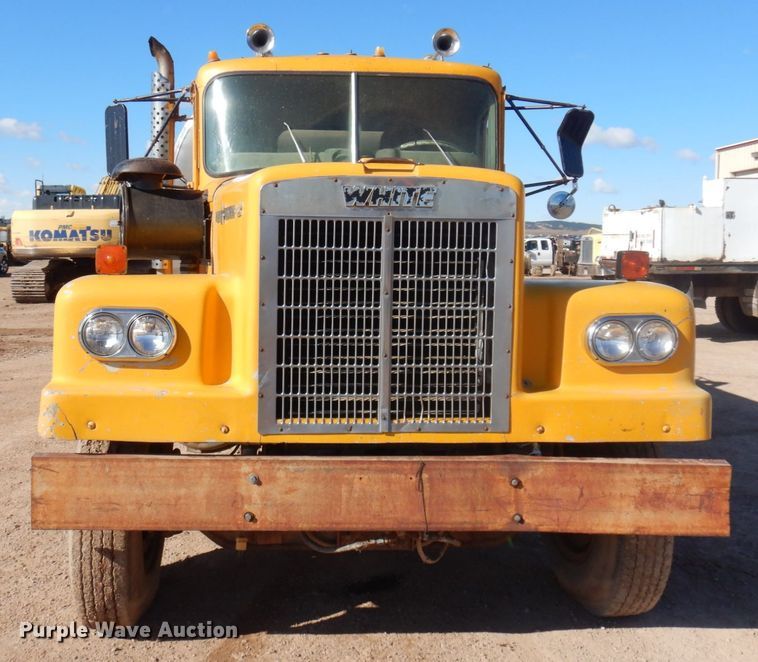 image for item JZ9812 1976 Western Star  water truck