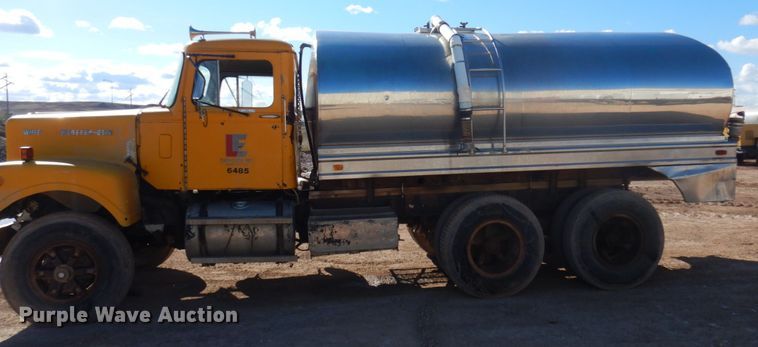 image for item JZ9812 1976 Western Star  water truck