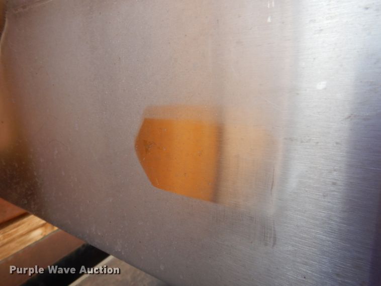 image for item JZ9812 1976 Western Star  water truck