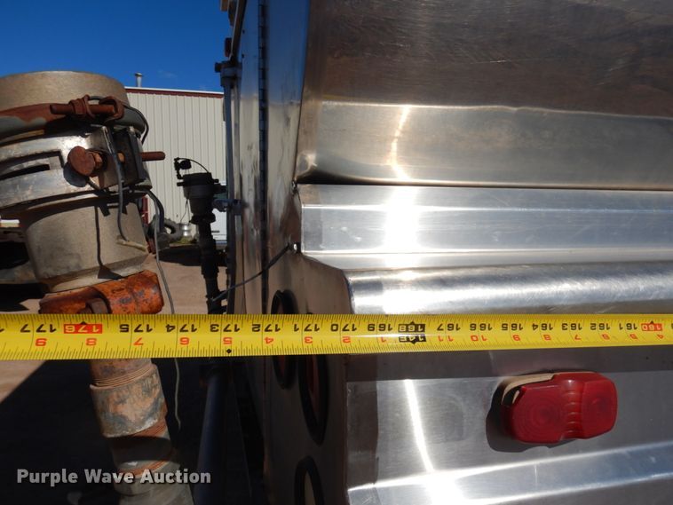 image for item JZ9812 1976 Western Star  water truck