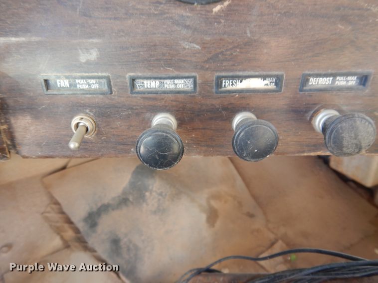 image for item JZ9812 1976 Western Star  water truck