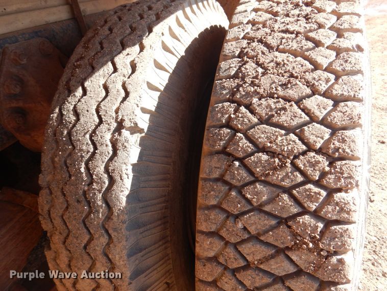 image for item JZ9812 1976 Western Star  water truck