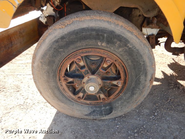 image for item JZ9812 1976 Western Star  water truck