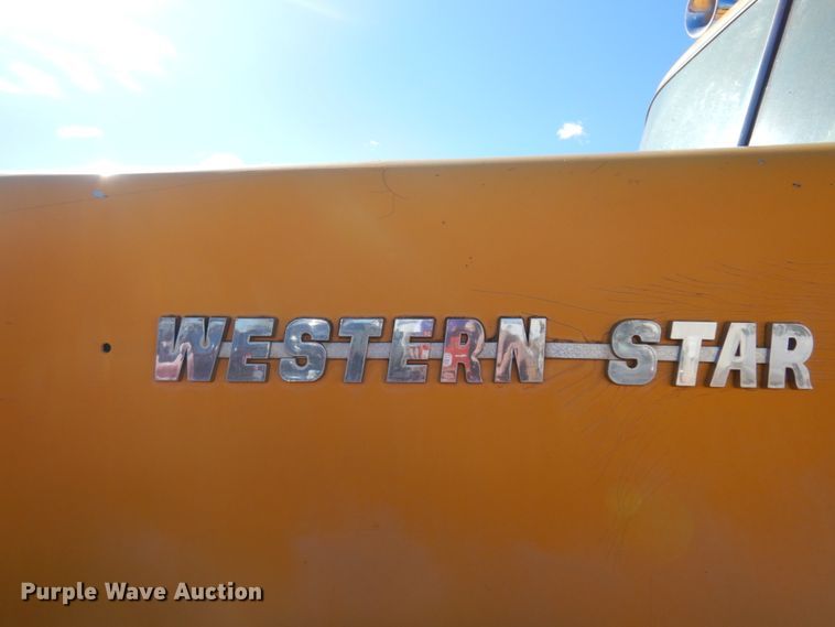image for item JZ9812 1976 Western Star  water truck