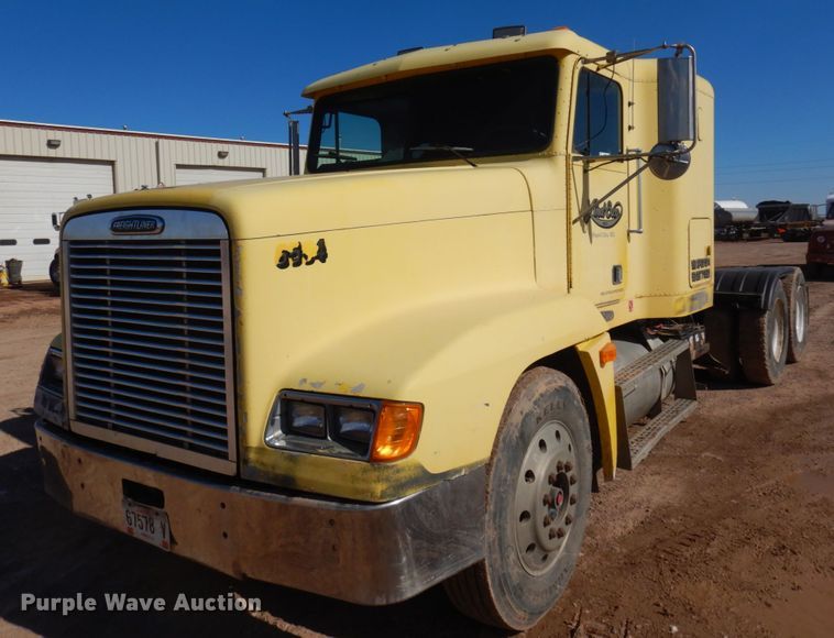 image for item JZ9813 1994 Freightliner FLD120  semi truck