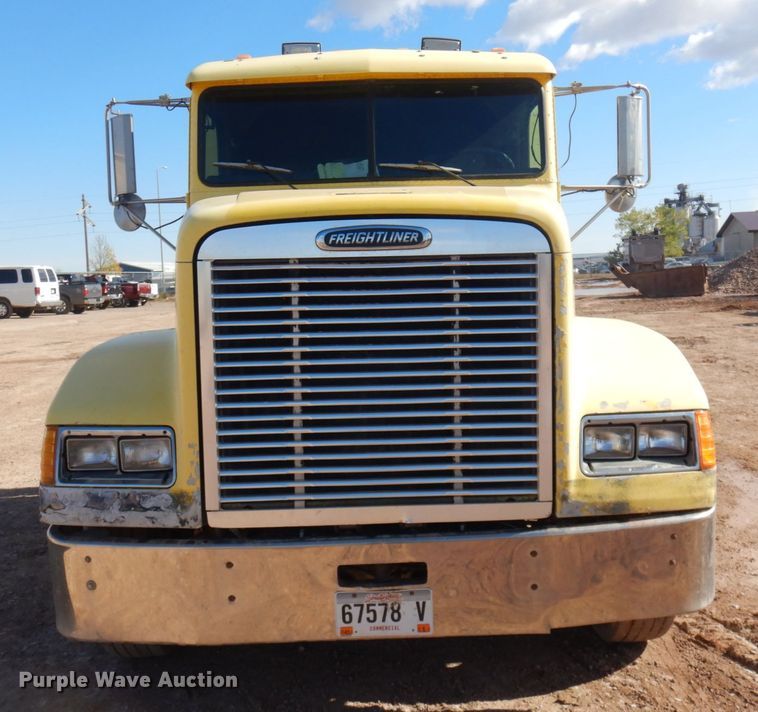 image for item JZ9813 1994 Freightliner FLD120  semi truck