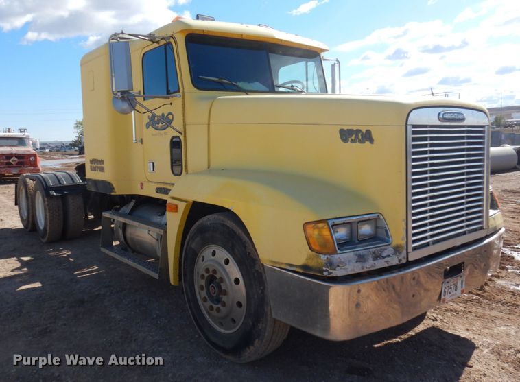 image for item JZ9813 1994 Freightliner FLD120  semi truck