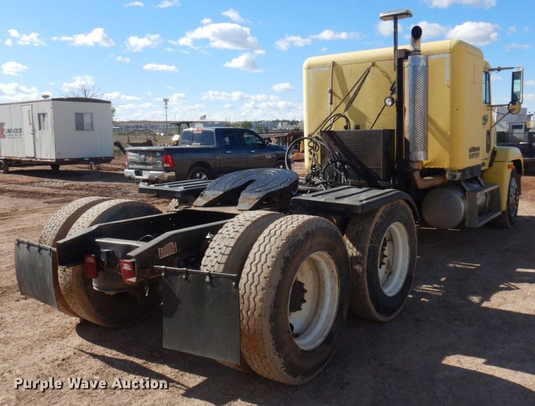 image for item JZ9813 1994 Freightliner FLD120  semi truck