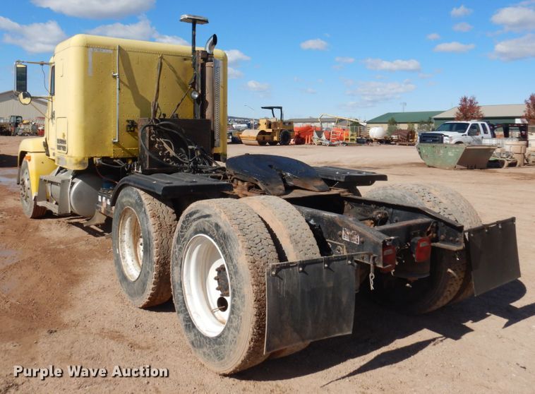 image for item JZ9813 1994 Freightliner FLD120  semi truck