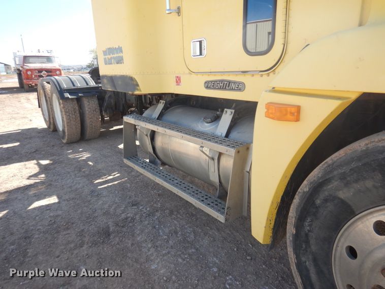 image for item JZ9813 1994 Freightliner FLD120  semi truck