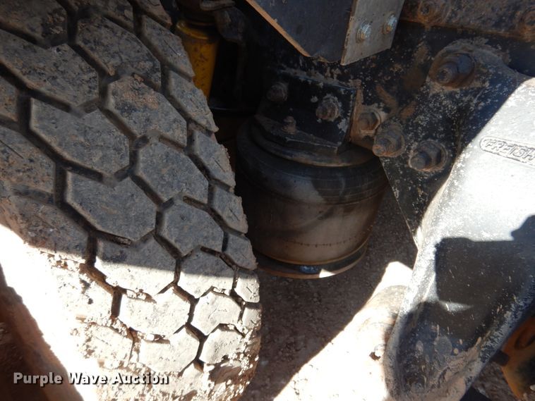 image for item JZ9813 1994 Freightliner FLD120  semi truck