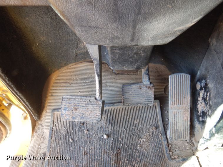 image for item JZ9813 1994 Freightliner FLD120  semi truck