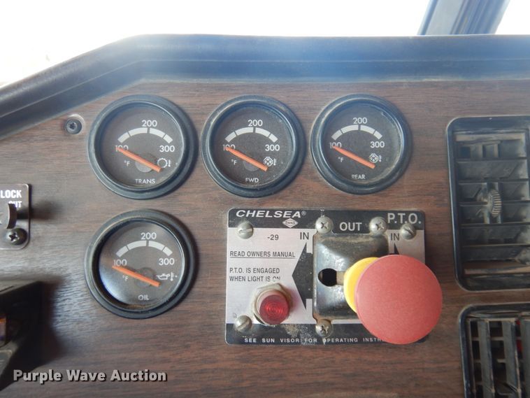 image for item JZ9813 1994 Freightliner FLD120  semi truck