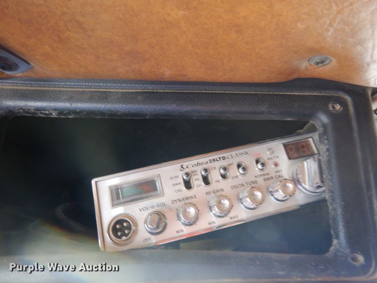 image for item JZ9813 1994 Freightliner FLD120  semi truck