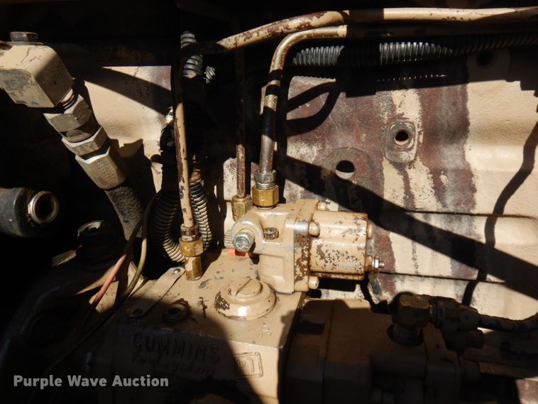 image for item JZ9813 1994 Freightliner FLD120  semi truck