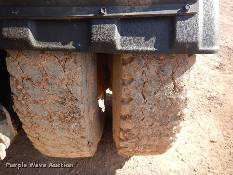 image for item JZ9813 1994 Freightliner FLD120  semi truck