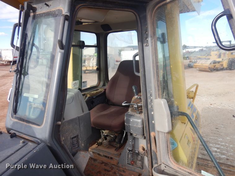 image for item JZ9814 2000 Komatsu D61PX-12  dozer