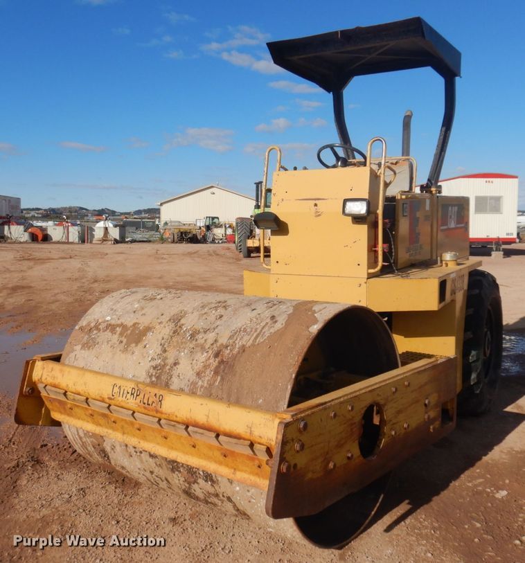 image for item JZ9815 1991 Caterpillar CS-433B  single drum vibratory roller