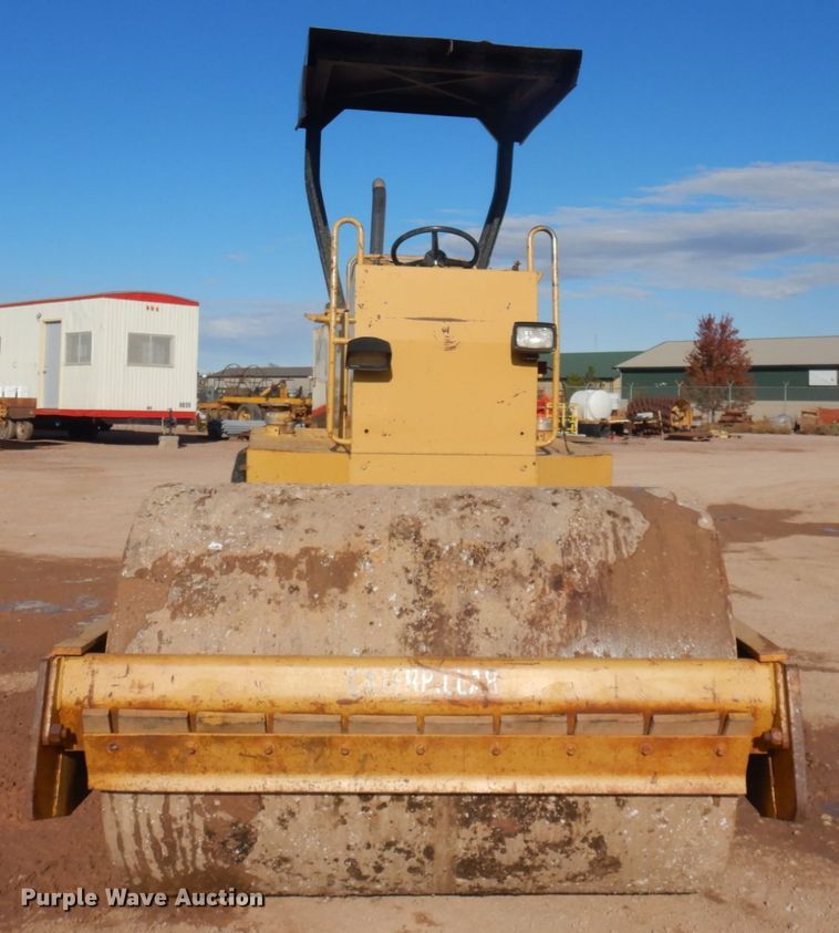 image for item JZ9815 1991 Caterpillar CS-433B  single drum vibratory roller