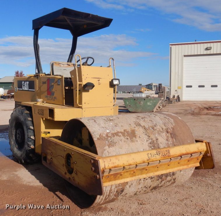 image for item JZ9815 1991 Caterpillar CS-433B  single drum vibratory roller