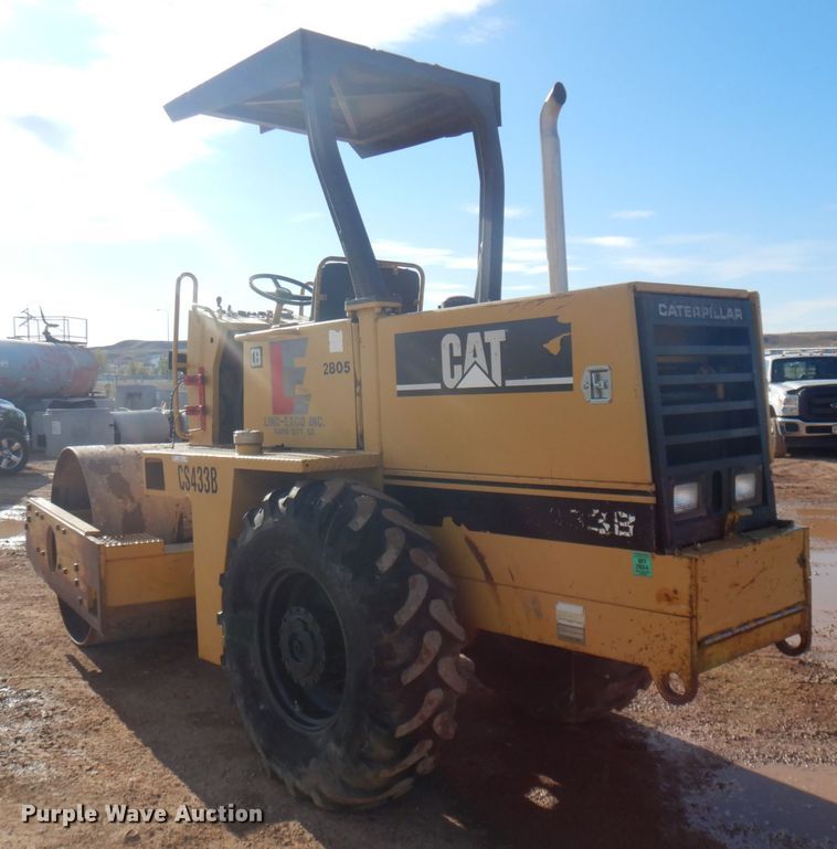 image for item JZ9815 1991 Caterpillar CS-433B  single drum vibratory roller