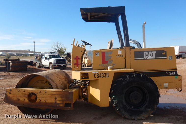 image for item JZ9815 1991 Caterpillar CS-433B  single drum vibratory roller