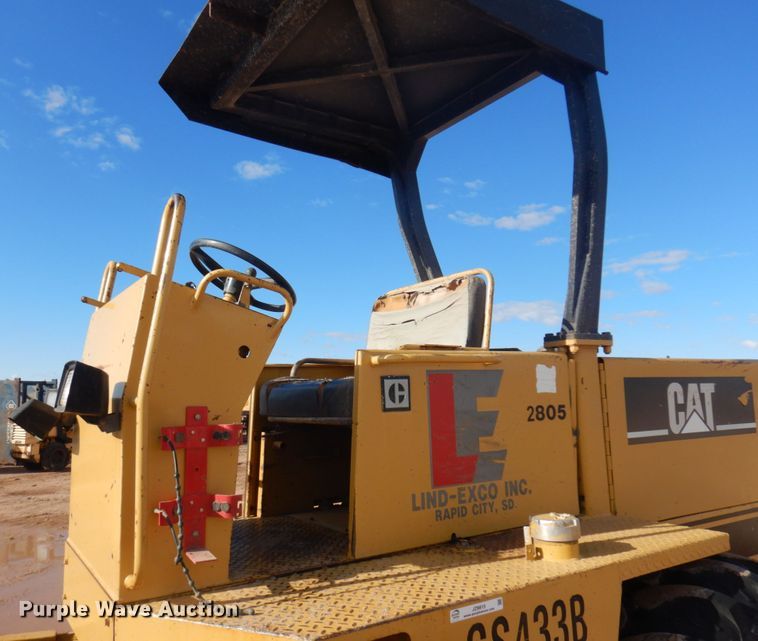 image for item JZ9815 1991 Caterpillar CS-433B  single drum vibratory roller