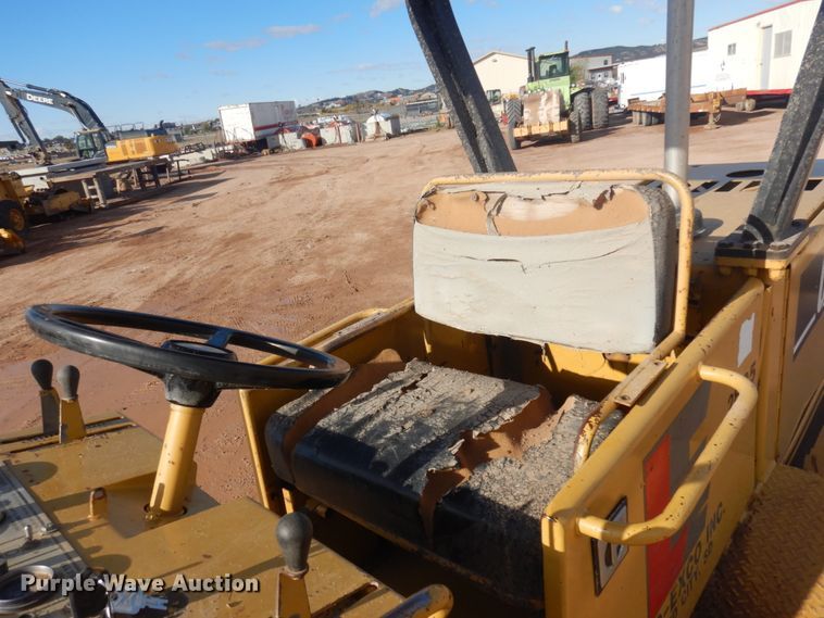 image for item JZ9815 1991 Caterpillar CS-433B  single drum vibratory roller