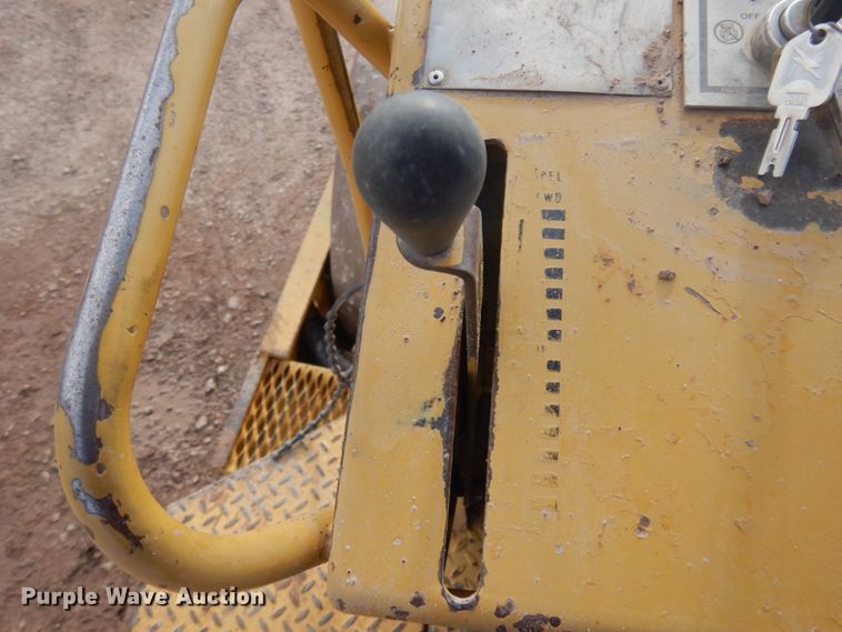 image for item JZ9815 1991 Caterpillar CS-433B  single drum vibratory roller