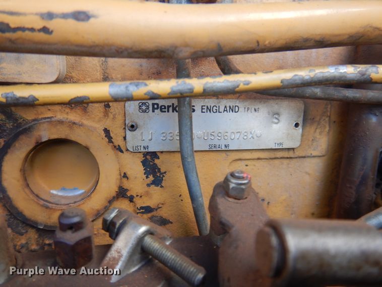 image for item JZ9815 1991 Caterpillar CS-433B  single drum vibratory roller