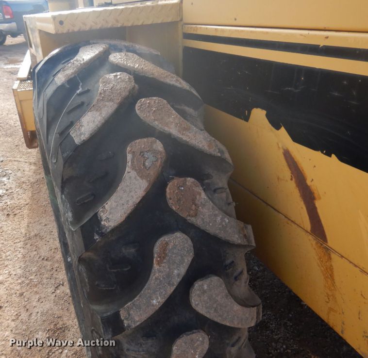 image for item JZ9815 1991 Caterpillar CS-433B  single drum vibratory roller