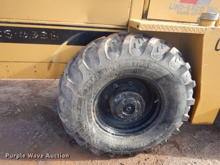 image for item JZ9815 1991 Caterpillar CS-433B  single drum vibratory roller