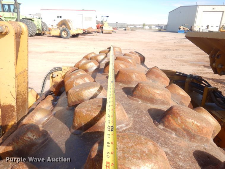 image for item JZ9816 2001 Caterpillar CP-433C  single drum vibratory roller