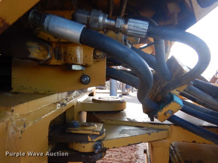 image for item JZ9816 2001 Caterpillar CP-433C  single drum vibratory roller