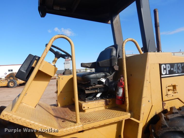 image for item JZ9816 2001 Caterpillar CP-433C  single drum vibratory roller